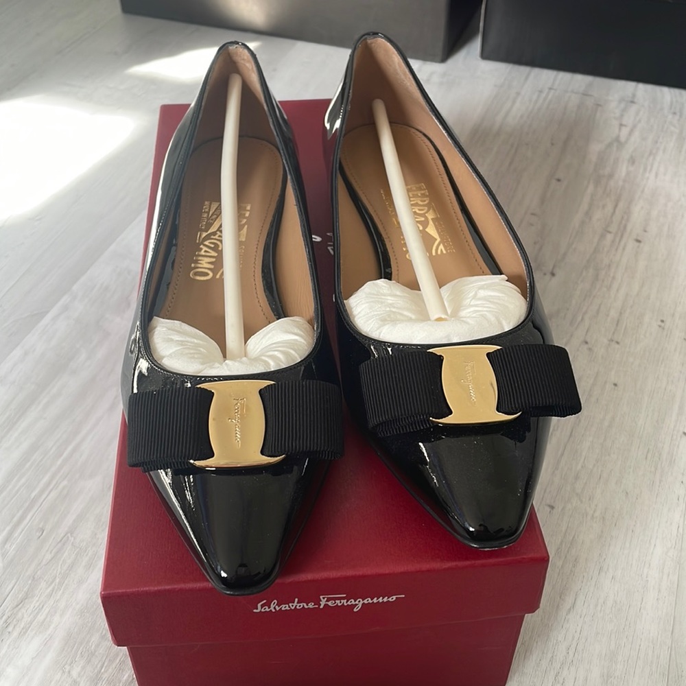 Salvatore Ferragamo Emy Flats size 7.5